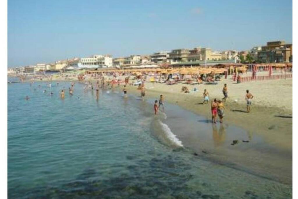Ferienwohnung Cosy Studio Flat On The Seaside Lido di Ostia Exterior foto